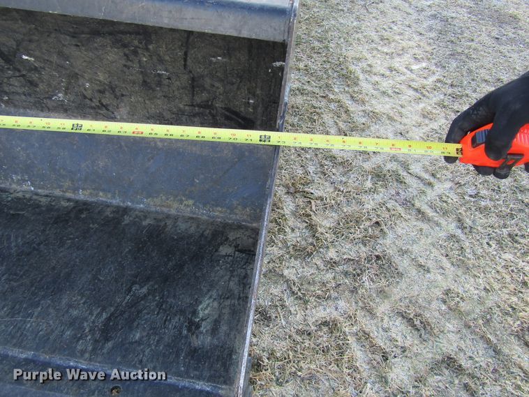 image for item GC9832 2012 Massey-Ferguson 2635  MFWD tractor