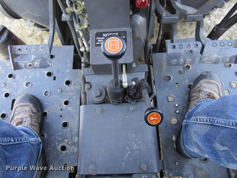 image for item GC9832 2012 Massey-Ferguson 2635  MFWD tractor