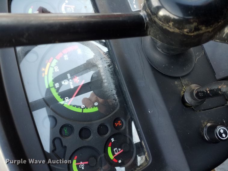 image for item GC9832 2012 Massey-Ferguson 2635  MFWD tractor