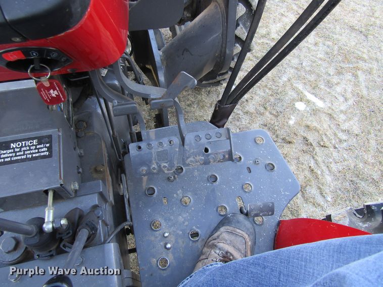 image for item GC9832 2012 Massey-Ferguson 2635  MFWD tractor