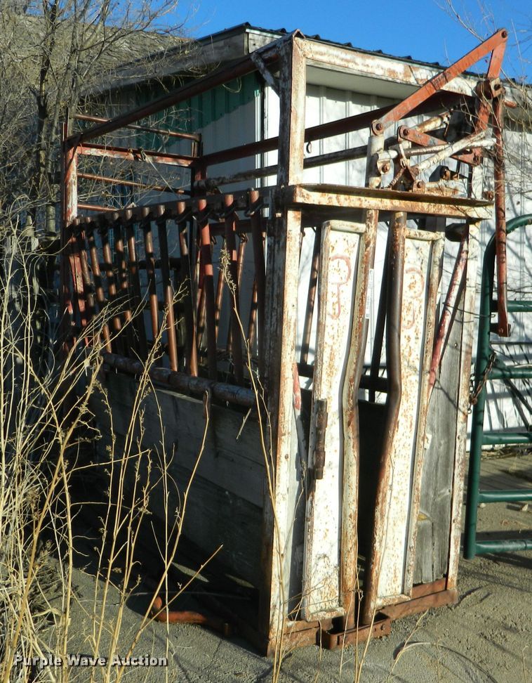 image for item GE9978 Filson livestock squeeze chute