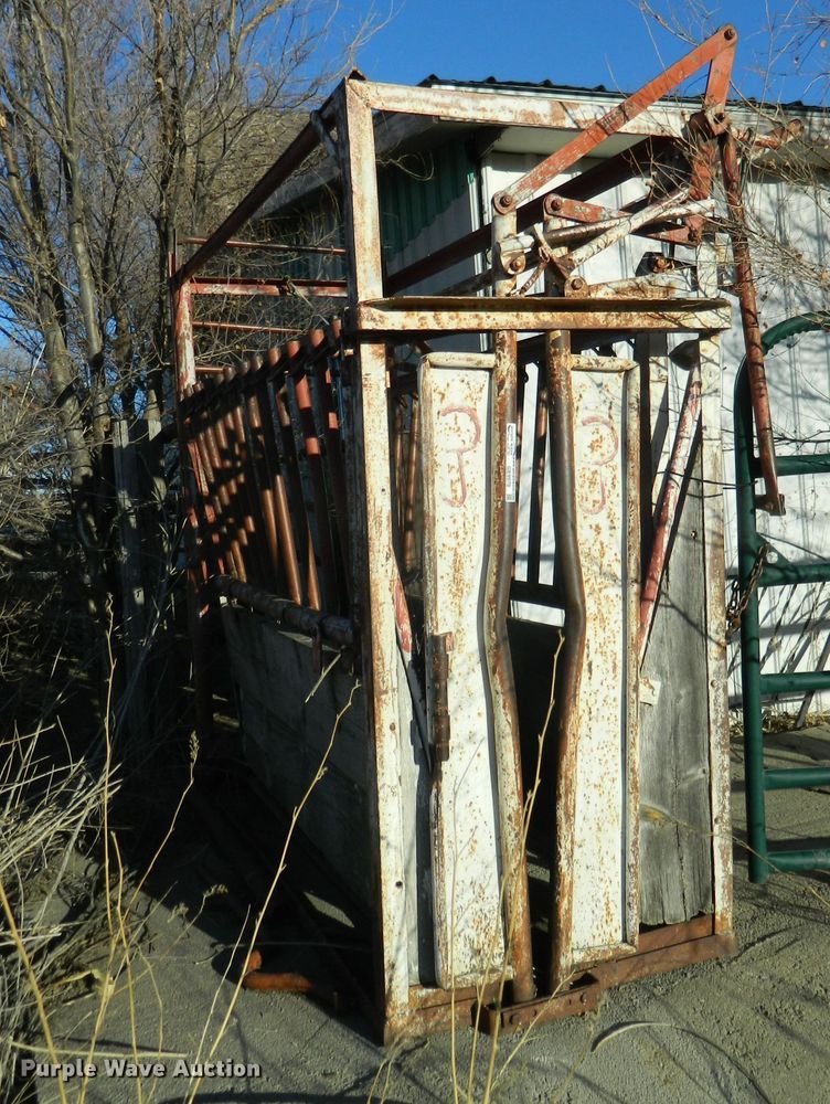 image for item GE9978 Filson livestock squeeze chute