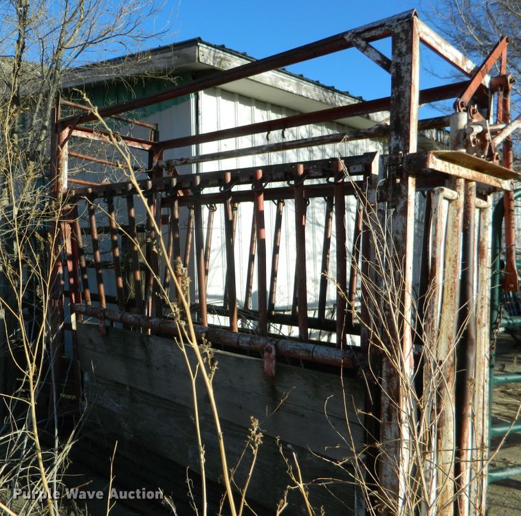 image for item GE9978 Filson livestock squeeze chute