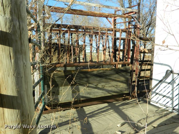 image for item GE9978 Filson livestock squeeze chute