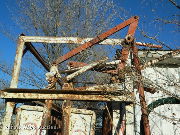 image for item GE9978 Filson livestock squeeze chute