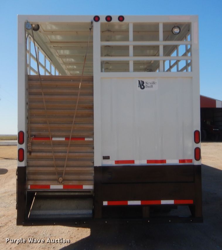 image for item HG9920 2005 Neville livestock trailer