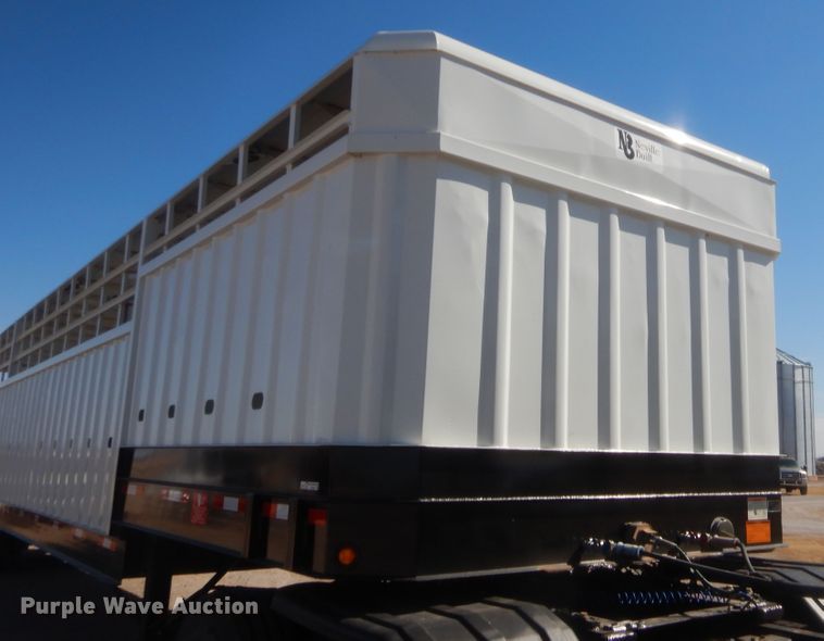 image for item HG9920 2005 Neville livestock trailer