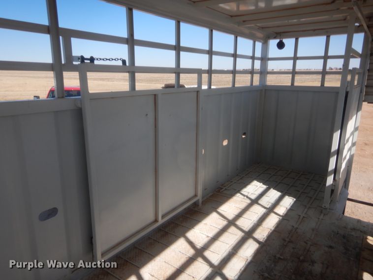 image for item HG9920 2005 Neville livestock trailer