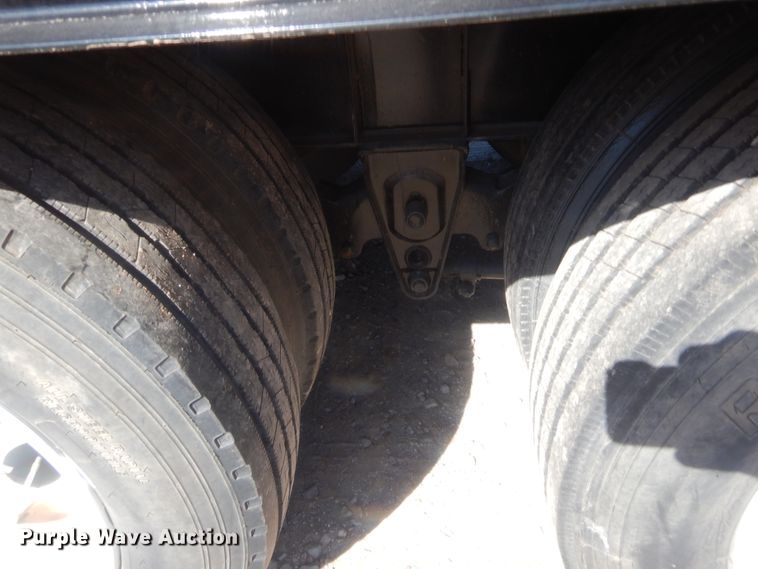 image for item HG9920 2005 Neville livestock trailer