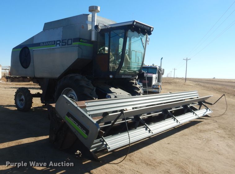 image for item HI9032 1988 Gleaner R50  combine