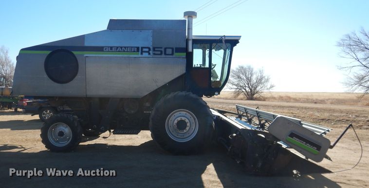 image for item HI9032 1988 Gleaner R50  combine