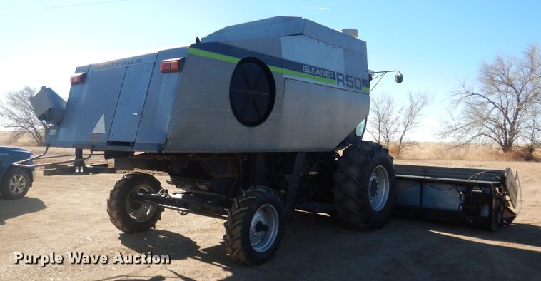 image for item HI9032 1988 Gleaner R50  combine