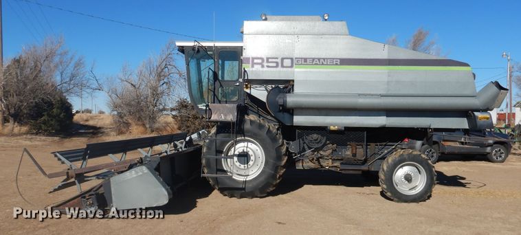 image for item HI9032 1988 Gleaner R50  combine