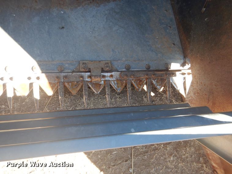 image for item HI9032 1988 Gleaner R50  combine