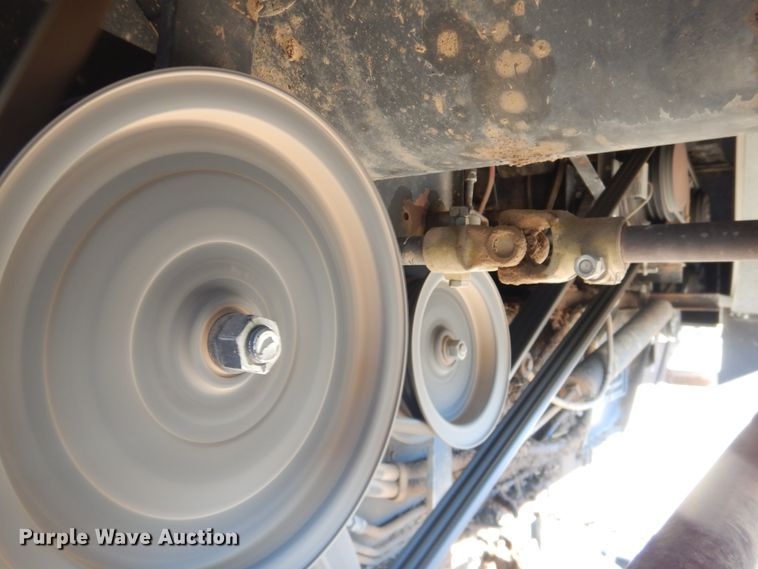 image for item HI9032 1988 Gleaner R50  combine