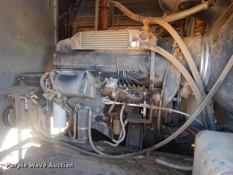 image for item HI9032 1988 Gleaner R50  combine