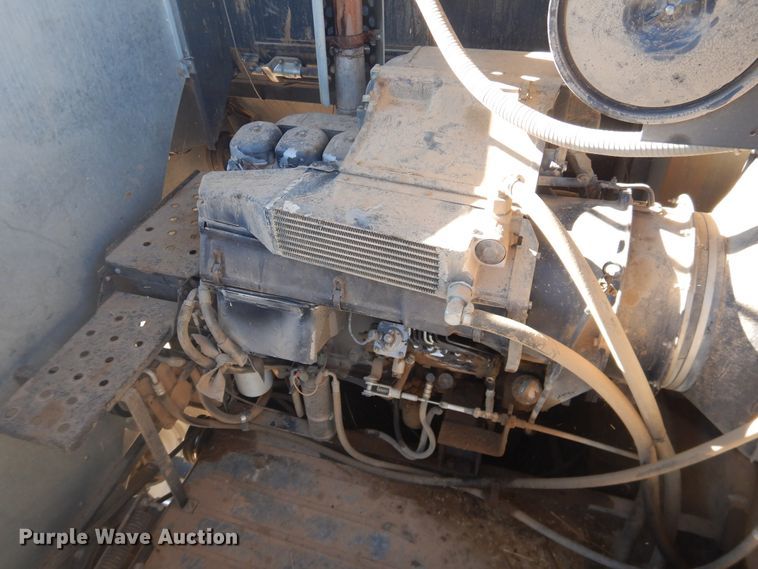 image for item HI9032 1988 Gleaner R50  combine