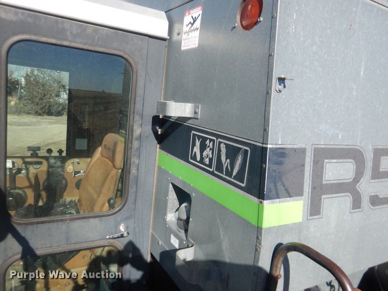 image for item HI9032 1988 Gleaner R50  combine