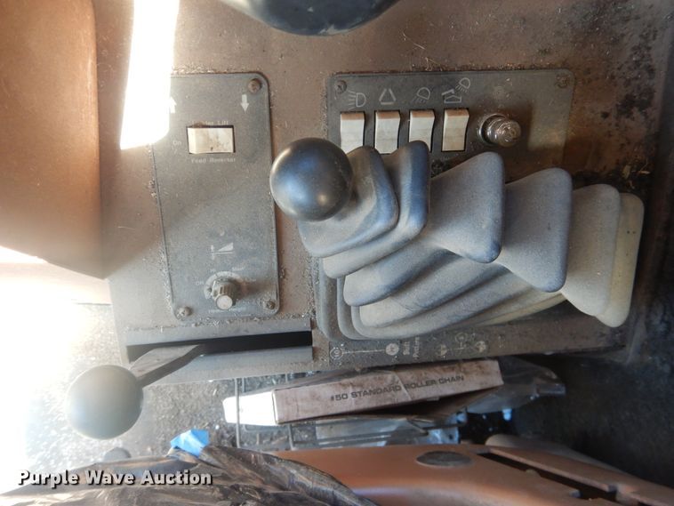 image for item HI9032 1988 Gleaner R50  combine