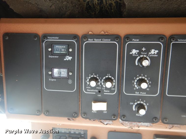 image for item HI9032 1988 Gleaner R50  combine