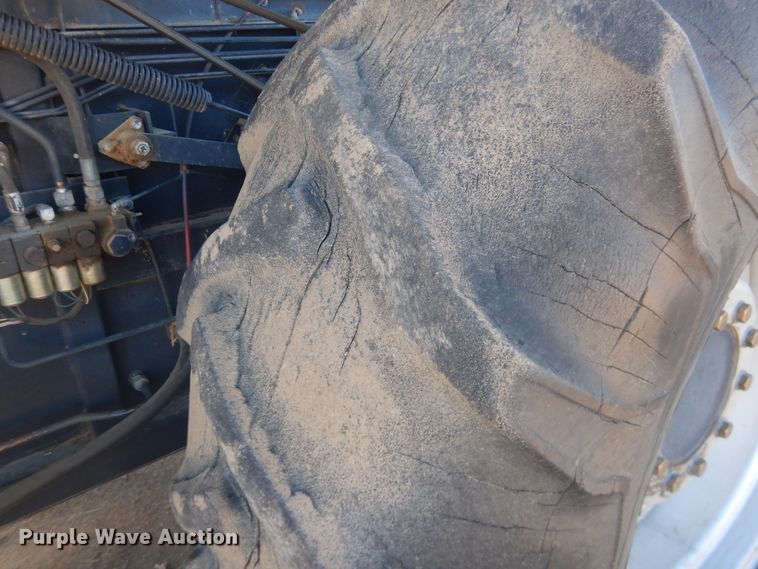 image for item HI9032 1988 Gleaner R50  combine