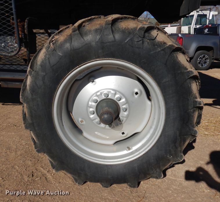 image for item HI9032 1988 Gleaner R50  combine