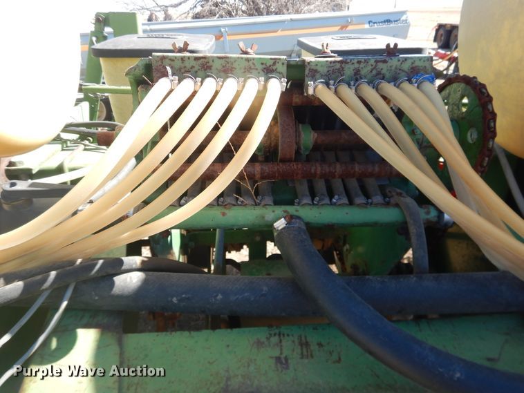 image for item HI9040 John Deere 7000  planter