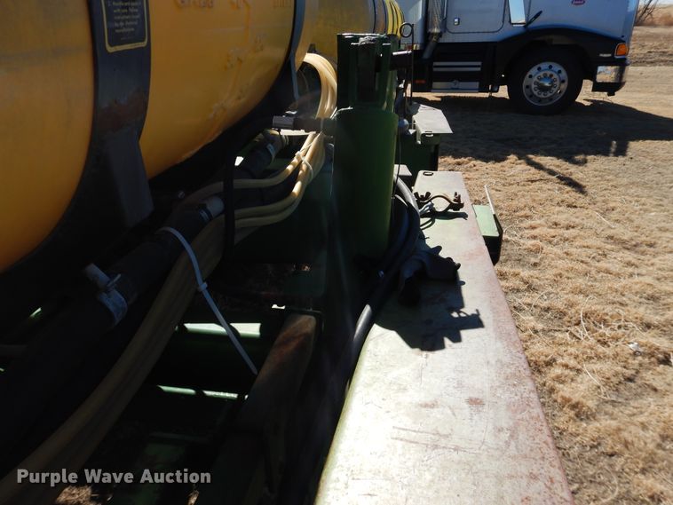 image for item HI9040 John Deere 7000  planter