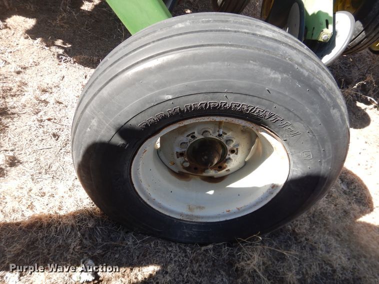 image for item HI9040 John Deere 7000  planter