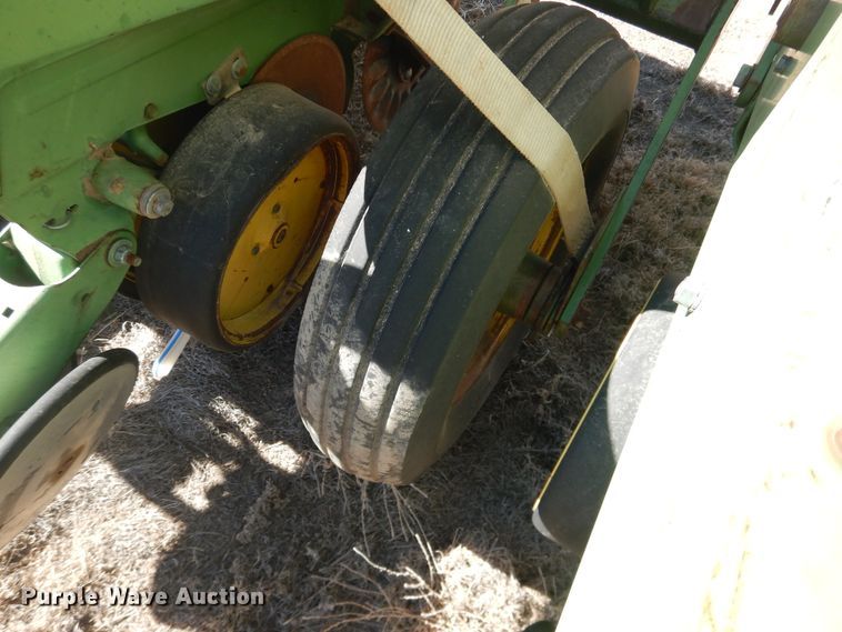 image for item HI9040 John Deere 7000  planter
