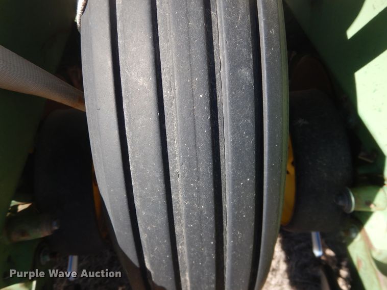 image for item HI9040 John Deere 7000  planter