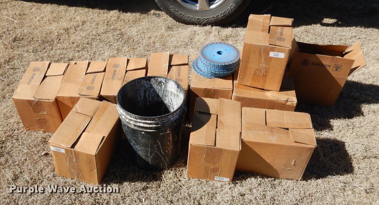 image for item HI9040 John Deere 7000  planter