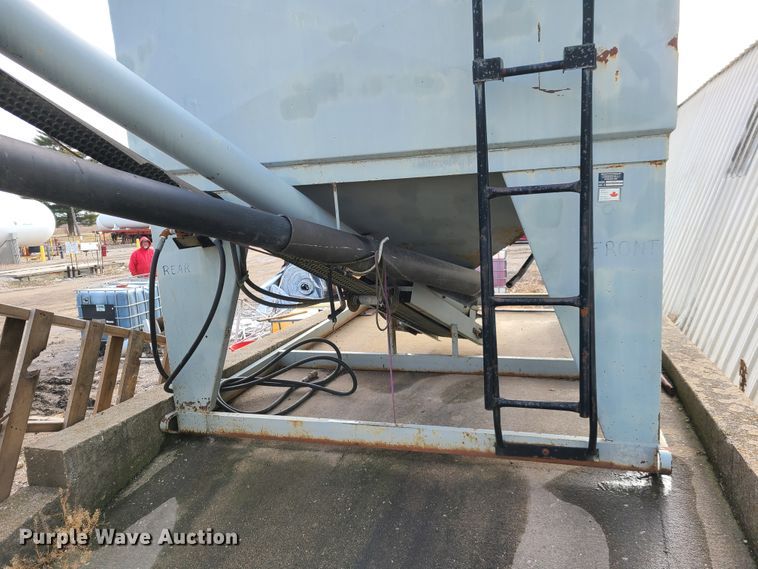 image for item IA9292 Convey All BT-240 seed tender