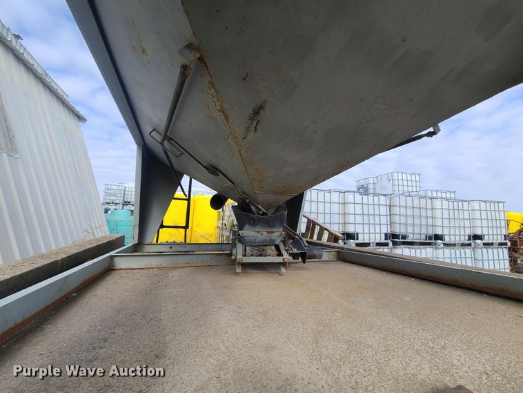 image for item IA9292 Convey All BT-240 seed tender