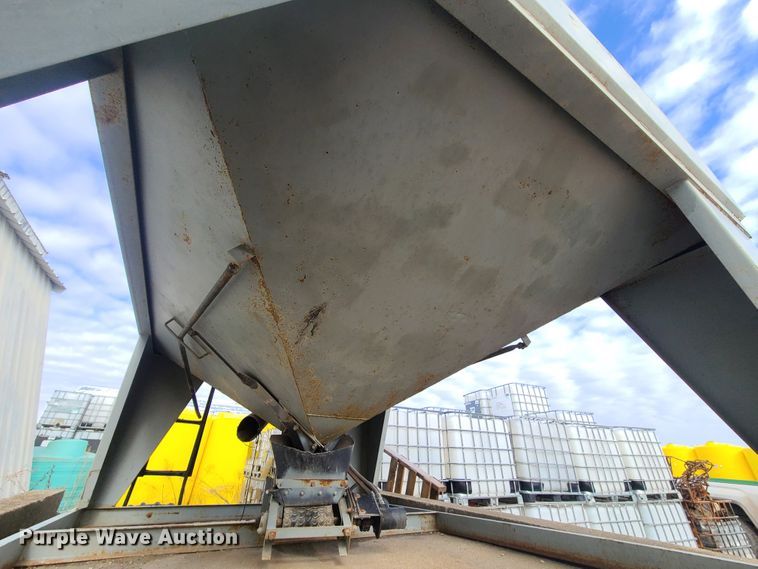 image for item IA9292 Convey All BT-240 seed tender