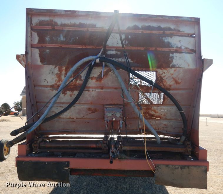 image for item IP9066 1985 Mohrlang XHD28  manure spreader