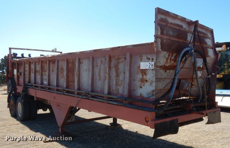 image for item IP9066 1985 Mohrlang XHD28  manure spreader