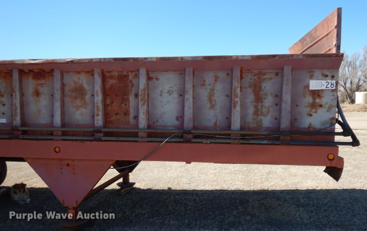 image for item IP9066 1985 Mohrlang XHD28  manure spreader