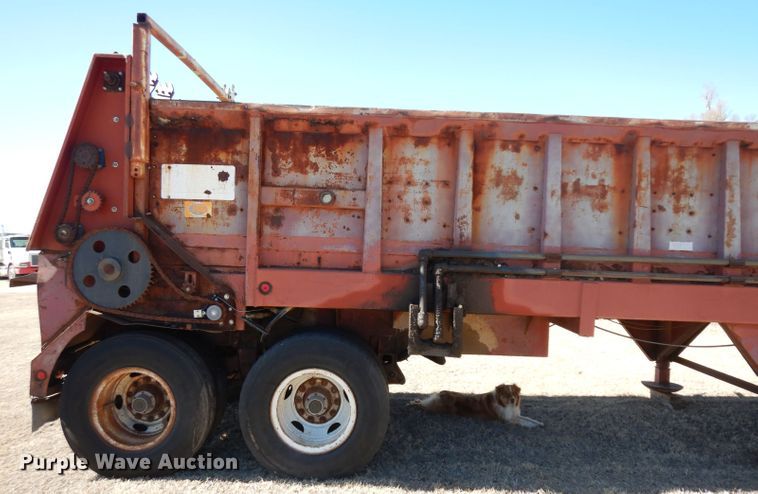 image for item IP9066 1985 Mohrlang XHD28  manure spreader