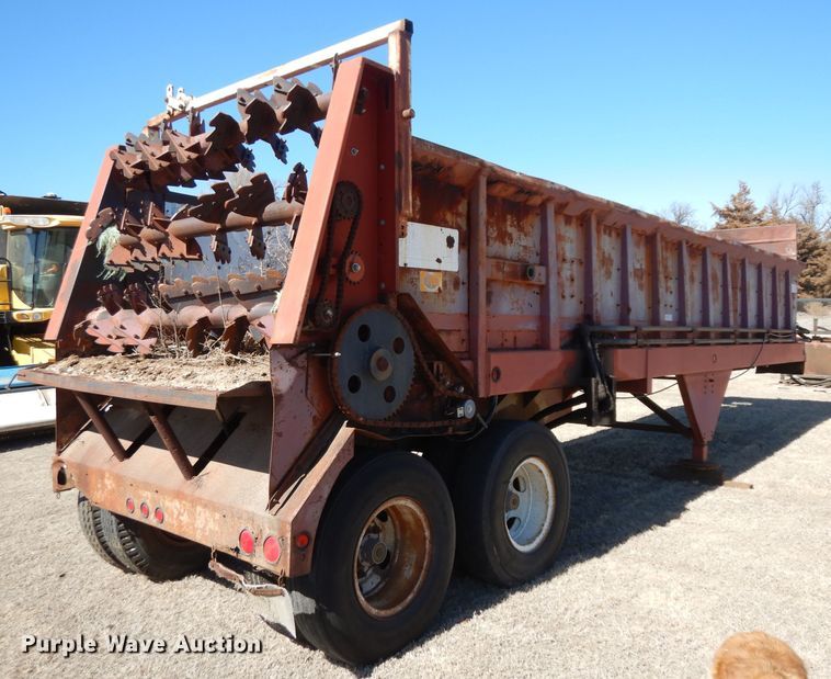 image for item IP9066 1985 Mohrlang XHD28  manure spreader