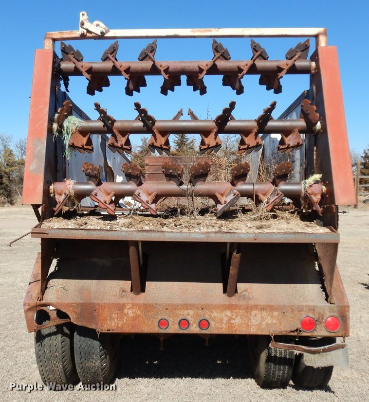 image for item IP9066 1985 Mohrlang XHD28  manure spreader