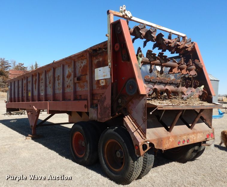 image for item IP9066 1985 Mohrlang XHD28  manure spreader