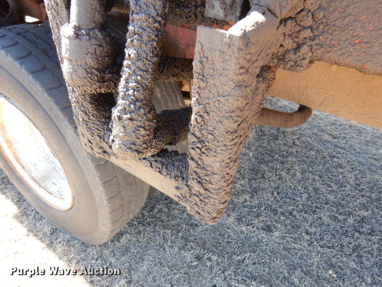 image for item IP9066 1985 Mohrlang XHD28  manure spreader