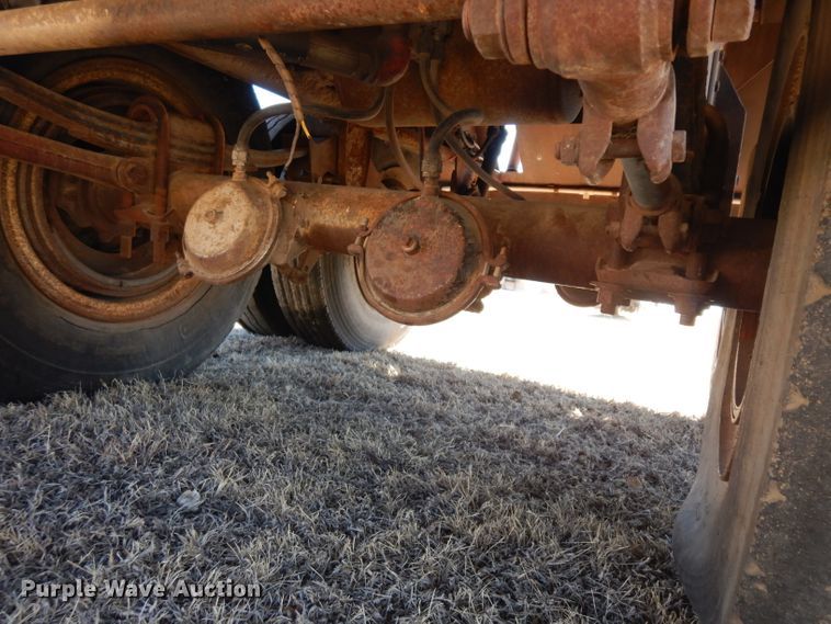 image for item IP9066 1985 Mohrlang XHD28  manure spreader