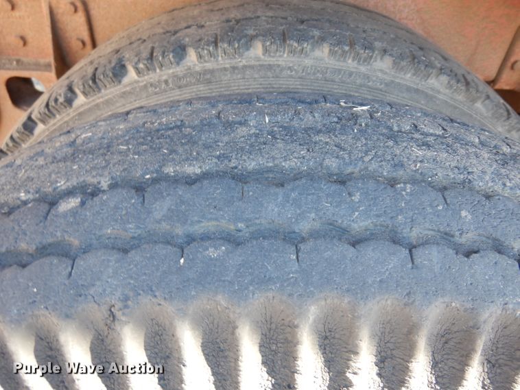 image for item IP9066 1985 Mohrlang XHD28  manure spreader