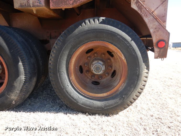 image for item IP9066 1985 Mohrlang XHD28  manure spreader