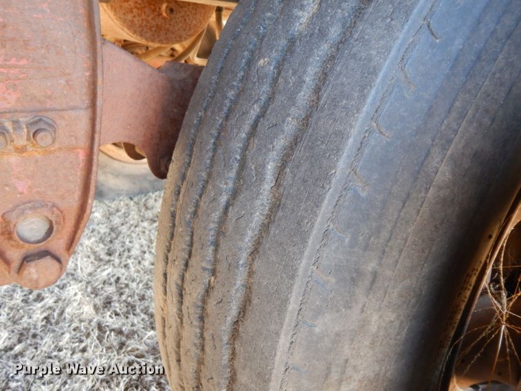 image for item IP9066 1985 Mohrlang XHD28  manure spreader