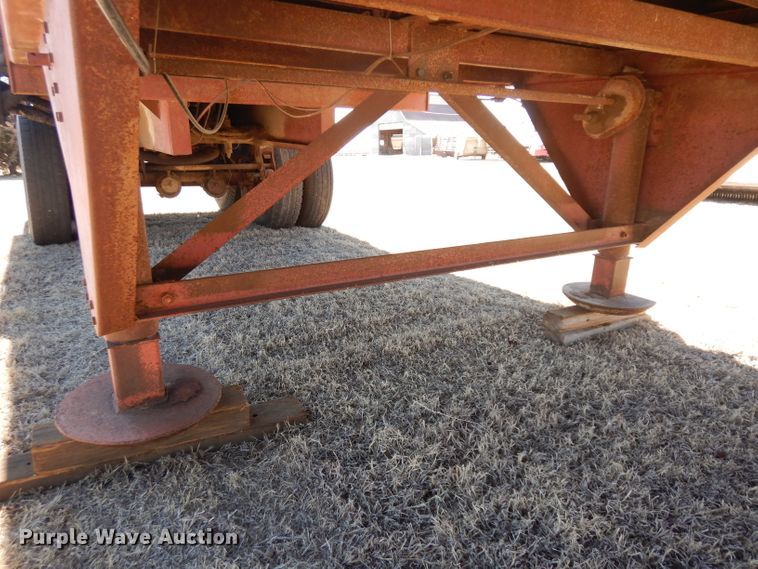 image for item IP9066 1985 Mohrlang XHD28  manure spreader