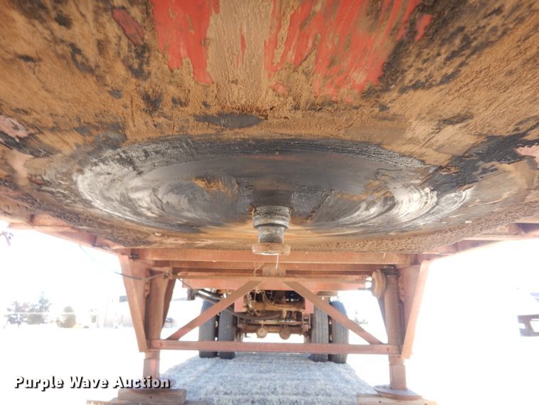 image for item IP9066 1985 Mohrlang XHD28  manure spreader