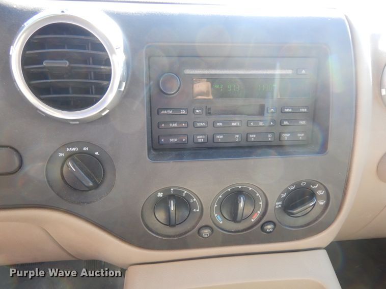 image for item IP9072 2003 Ford Expedition  SUV